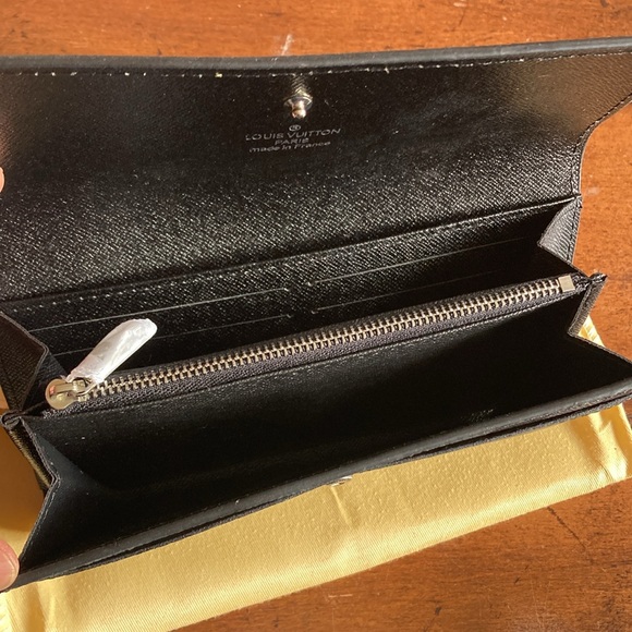 Louis Vuitton Damier Graphite Wallet *Like New* - Picture 6 of 7